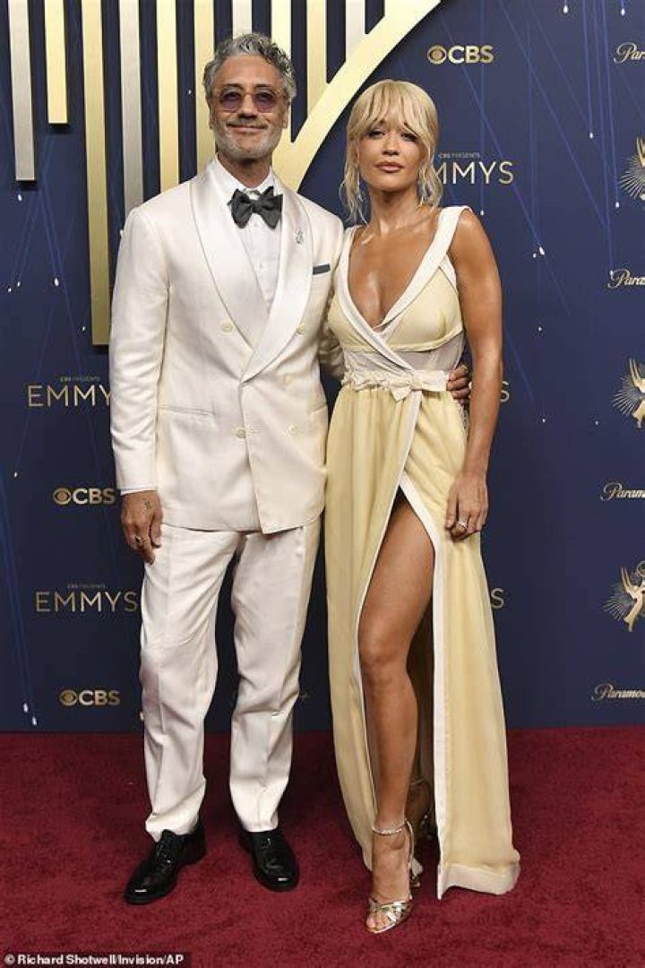 Discover Zoe Perry's Husband: An Inside Look At Their Relationship