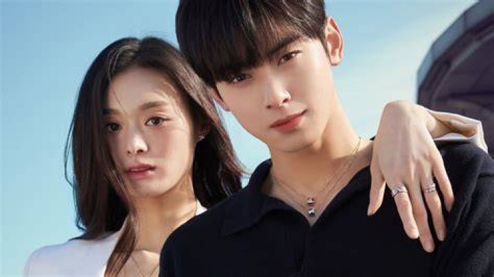 Eun Woo's Romantic Life: Who Is His Girlfriend?