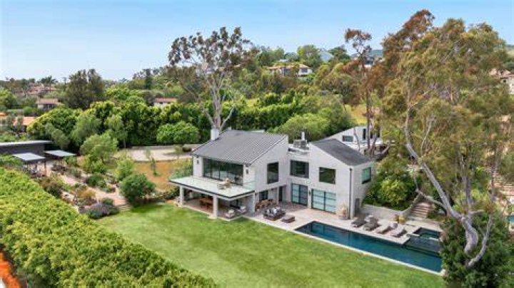 Exploring Shannen Doherty's Home: A Look Into Her Life And Space