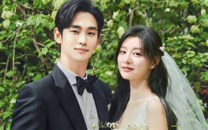 Kim Soo Hyun's Agency Confirms Dating Rumors: A New Chapter In His Life