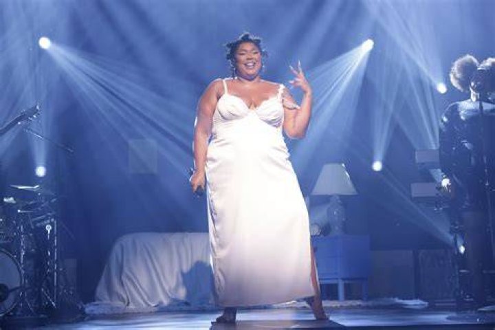 Lizzo's Unforgettable Stage Dive: A Moment Of Pure Joy