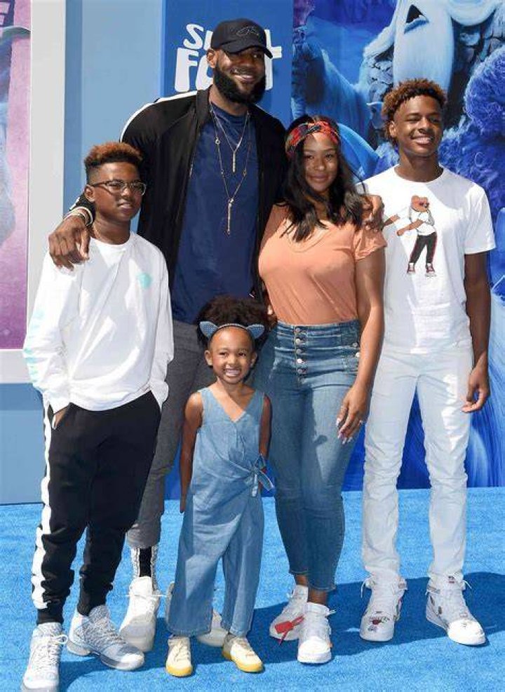 Meet Ali Siddiq's Family: His Wife And Kids