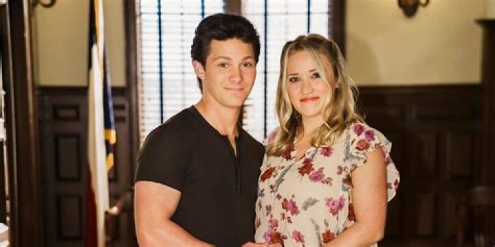 Unveiling Lance Barber's Salary On 'Young Sheldon' | Exclusive Insights