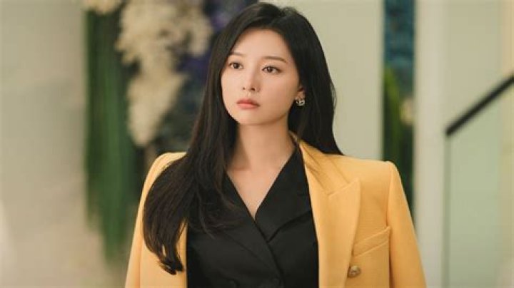 Unveiling The Charisma Of Kim Ji-won: A Journey Through Her Life And Career