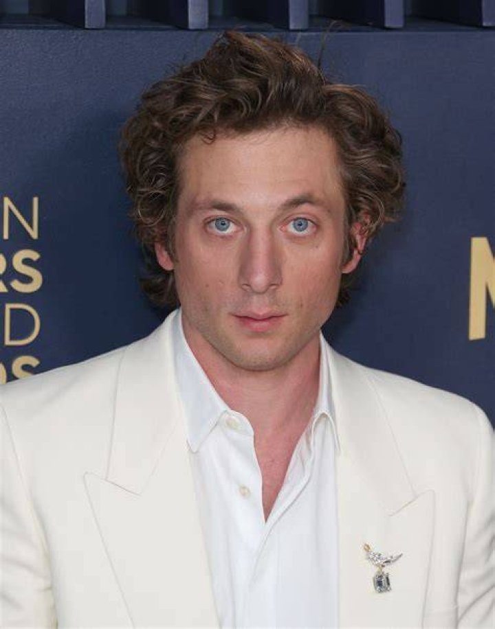 Unveiling The Height Of Jeremy Allen White: A Comprehensive Look