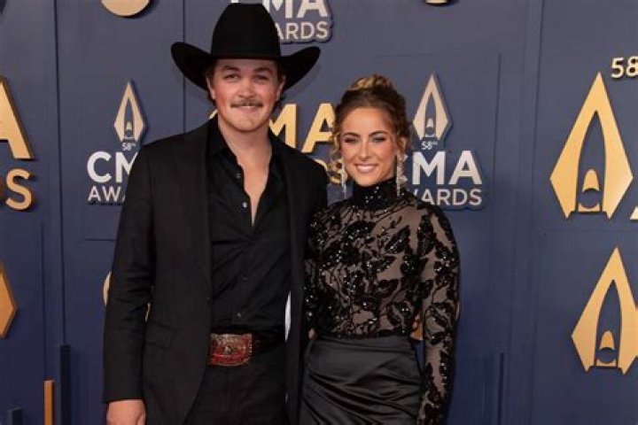 Zach Top And Wife: A Deep Dive Into Their Life Together